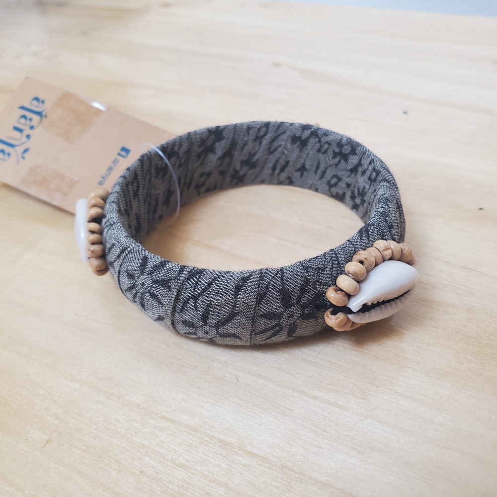 Aranya New with Tags NWT Fabric & Shell Bangle Bracelet Beachy